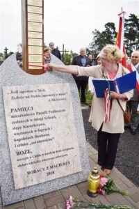 Fundacja Poch&oacute;wek i Pamięć 2019-ODSLONIECIE-TABLICZKI-JELENSKICH