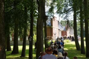 Fundacja Poch&oacute;wek i Pamięć 008-podbrzezie-krzyz-lagiernikom-fot.Marlena.Paszkowska