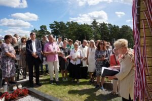 Fundacja Poch&oacute;wek i Pamięć 010-podbrzezie-krzyz-lagiernikom-fot.Marlena.Paszkowska