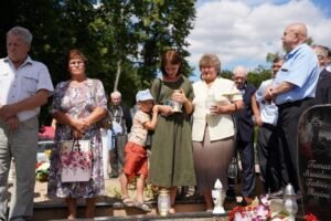 Fundacja Poch&oacute;wek i Pamięć 021-podbrzezie-krzyz-lagiernikom-fot.Marlena.Paszkowska