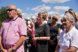 Fundacja Poch&oacute;wek i Pamięć 024-podbrzezie-krzyz-lagiernikom-fot.Marlena.Paszkowska