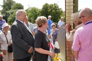 Fundacja Poch&oacute;wek i Pamięć 038-podbrzezie-krzyz-lagiernikom-fot.Marlena.Paszkowska