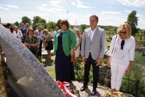 Fundacja Poch&oacute;wek i Pamięć 059-podbrzezie-krzyz-lagiernikom-fot.Marlena.Paszkowska