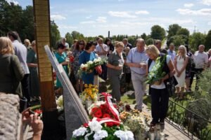 Fundacja Poch&oacute;wek i Pamięć 060-podbrzezie-krzyz-lagiernikom-fot.Marlena.Paszkowska