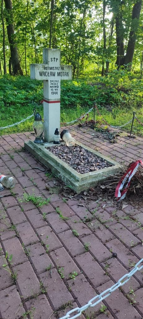 Fundacja Pochówek i Pamięć AKCJA- Sprzątamy cmentarze Podbrzezia - Litwa