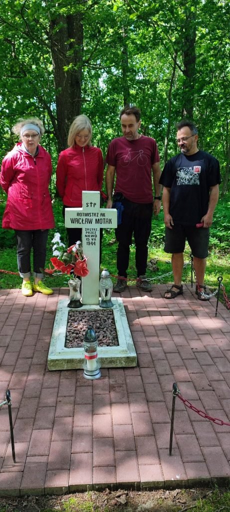 Fundacja Pochówek i Pamięć AKCJA- Sprzątamy cmentarze Podbrzezia - Litwa