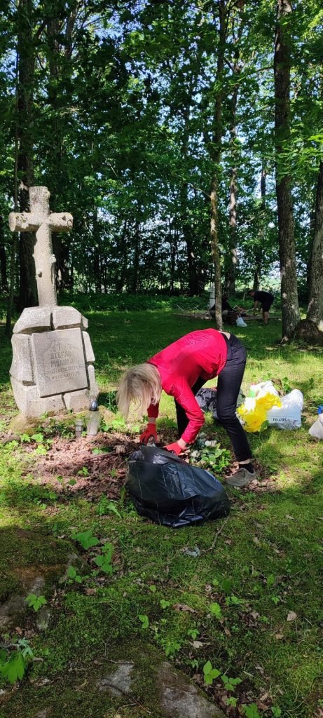 Fundacja Pochówek i Pamięć AKCJA- Sprzątamy cmentarze Podbrzezia - Litwa