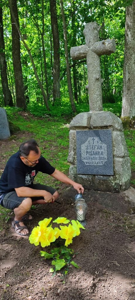 Fundacja Pochówek i Pamięć AKCJA- Sprzątamy cmentarze Podbrzezia - Litwa