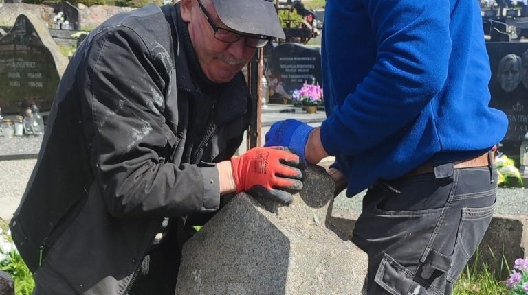 Fundacja Poch&oacute;wek i Pamięć Mogiłę pradziada ocal od zapomnienia