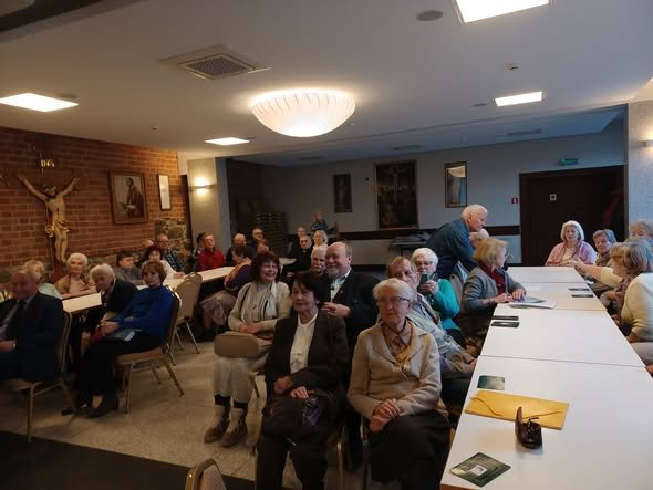 Fundacja Poch&oacute;wek i Pamięć PREZENTACJA - Z Polski do Polski przez krzyż SYBIRU